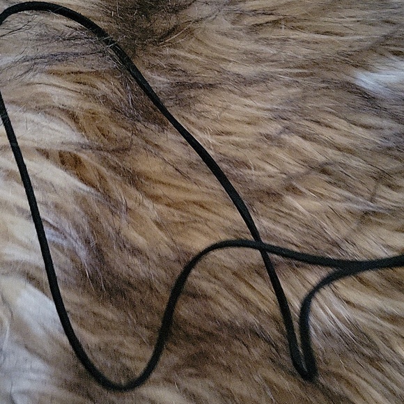 Elegant Black and Turquoise Necklace - Picture 7 of 7